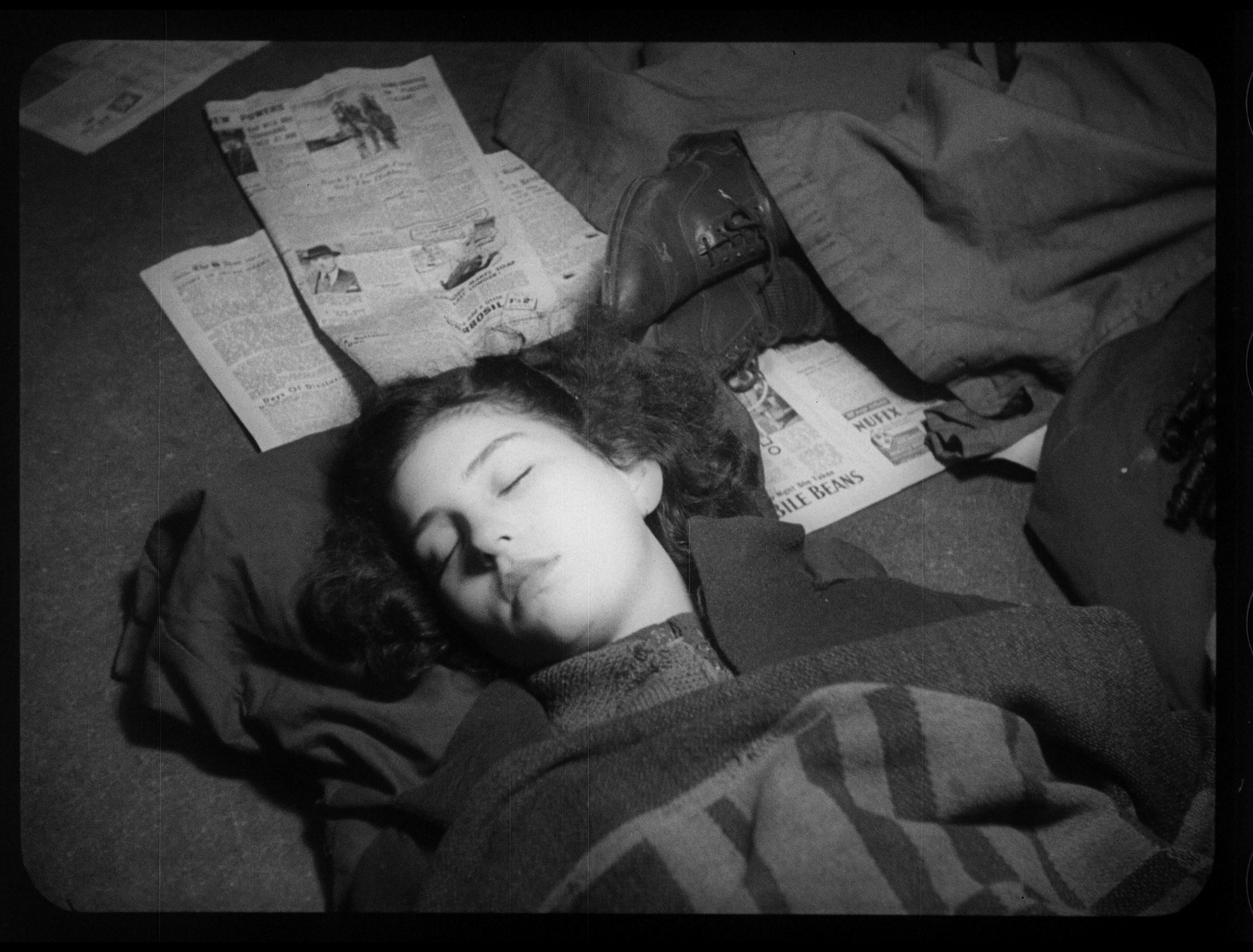 UK: Blitz - Tube stations and shelters - 1940 - MOT-807abc